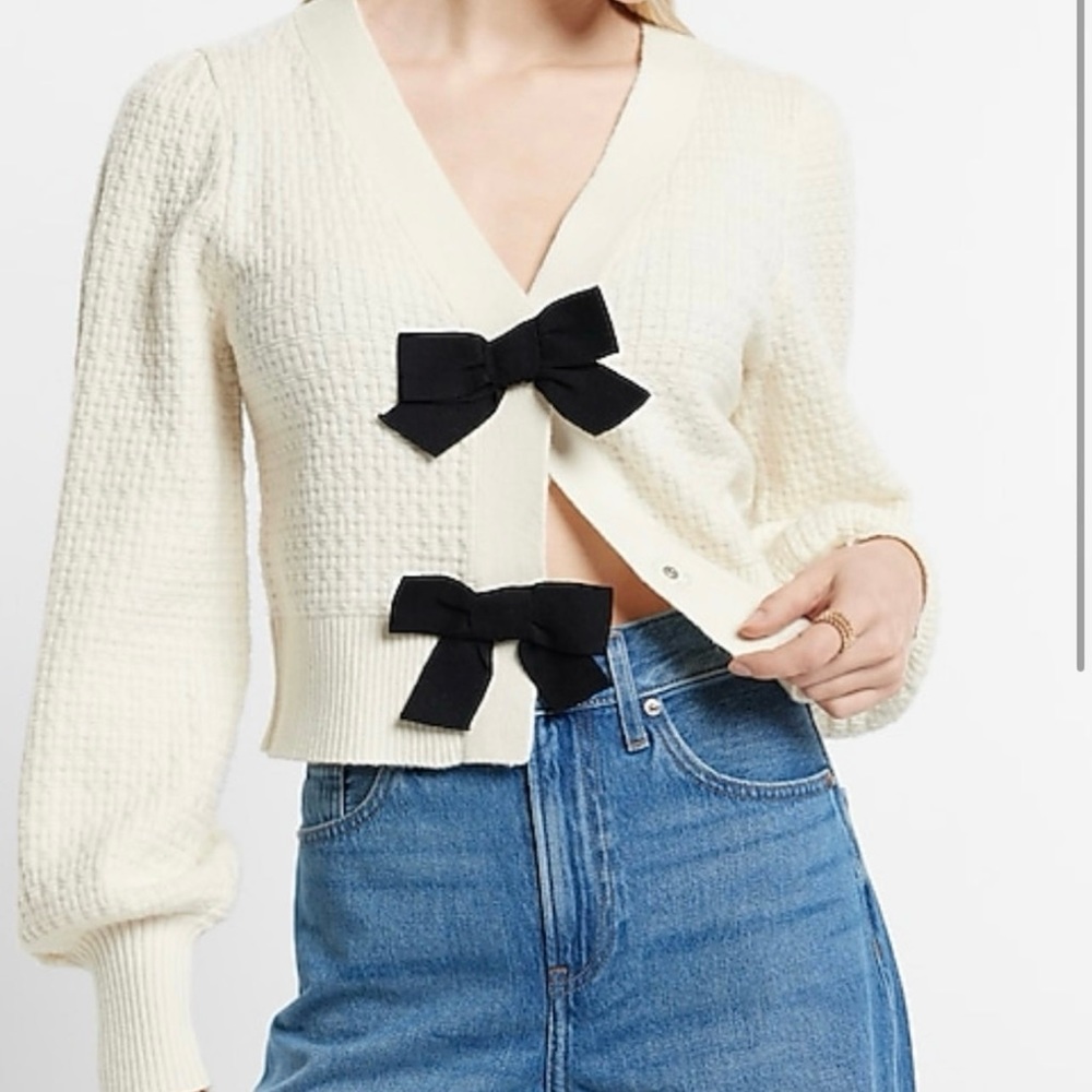 Express V neck bow cardigan  size L